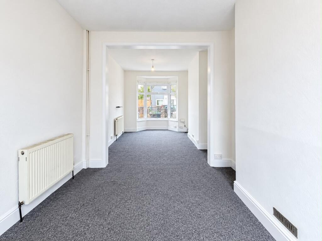 House in Hull - View 4