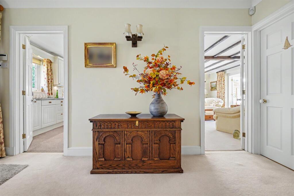 House in Rochester, High Halstow - View 4