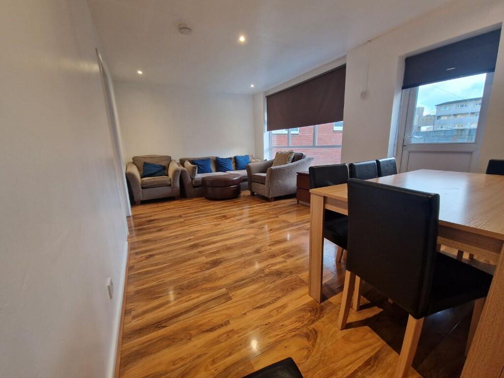 Main image of property: Limes Avenue, Chigwell, Essex, IG7