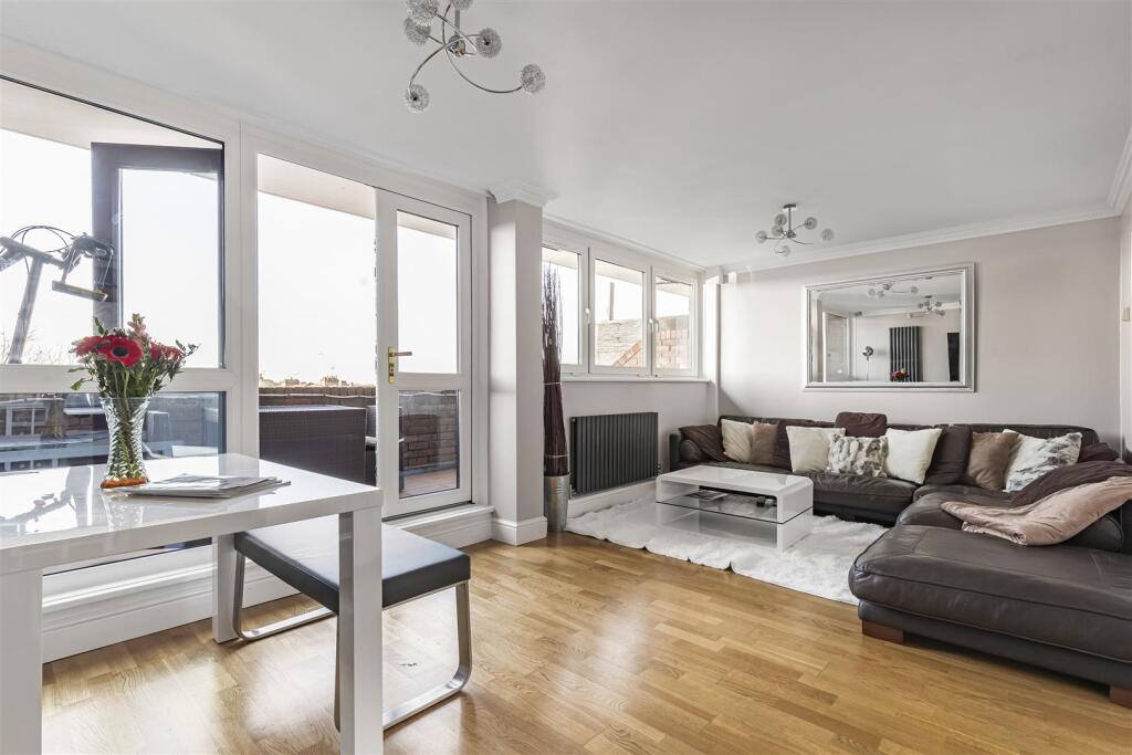Main image of property: The Platt, Putney, SW15