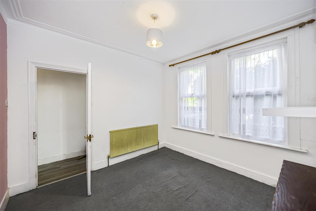 Apartment in London - View 3