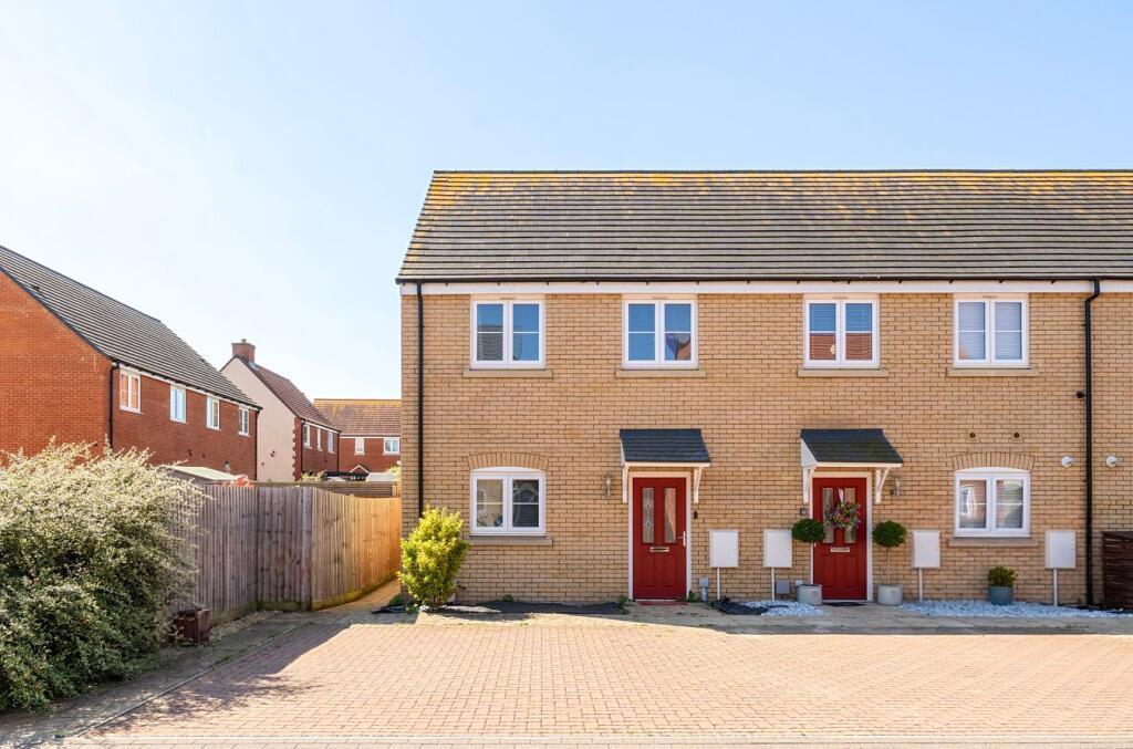 2-bed terraced on Herberts Meadow, Clifton, Shefford, SG17, £165,000