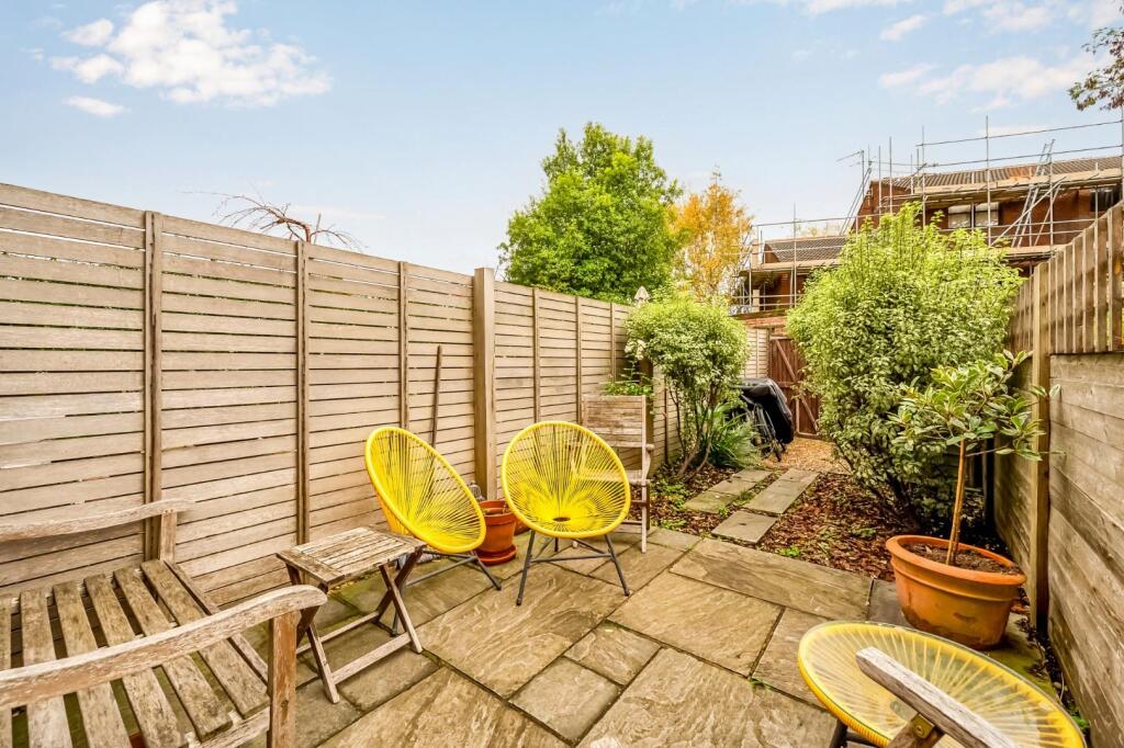 Apartment in London - View 2
