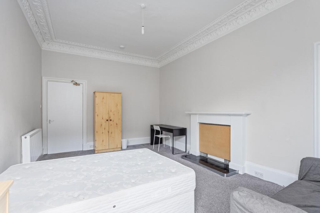 5 bedroom flat for rent