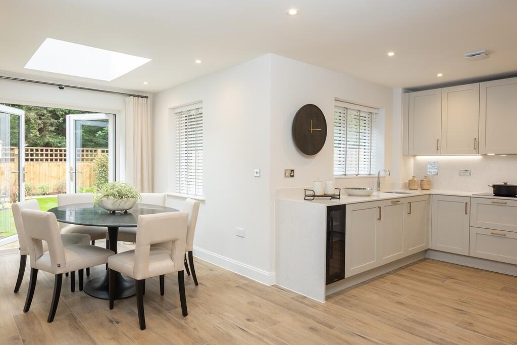 Heath Road,
Weybridge,
KT138TT photo 2