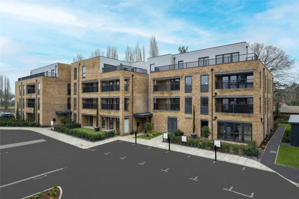 3-bed flat on 17, Oaklands House, 2 Littleworth Road, Esher, KT10, £625,000
