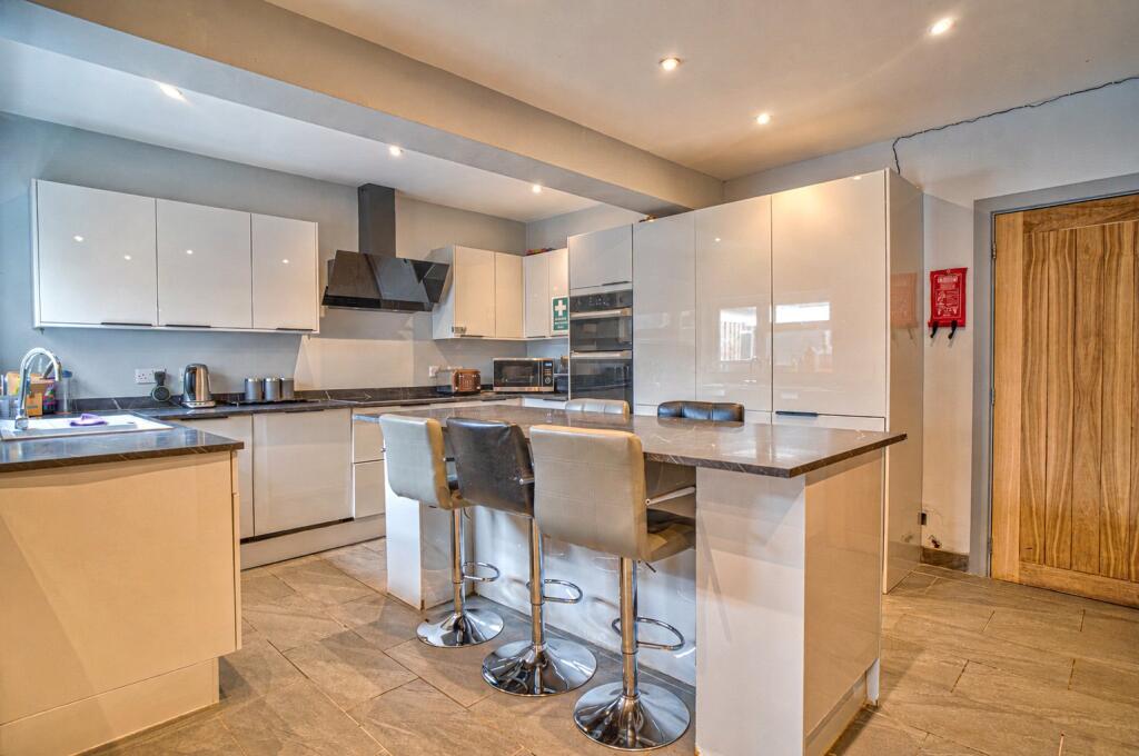 Bath Road, Old Town, Swindon, Wiltshire, SN1 photo 3