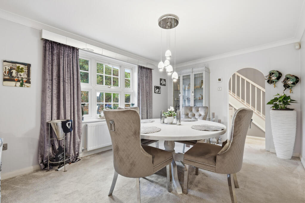 House in Epping Forest, Buckhurst Hill - View 3