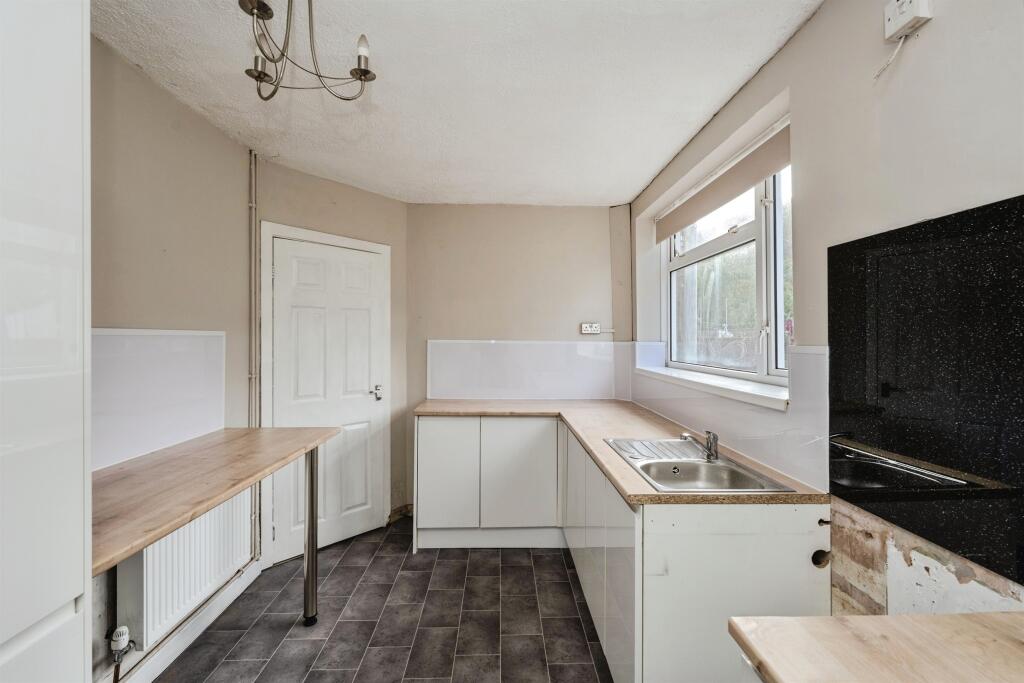 House in Ystalyfera, Neath Port Talbot - More