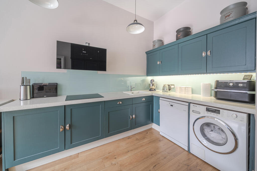 Apartment in Sunbury-on-Thames, Kempton Park - View 5