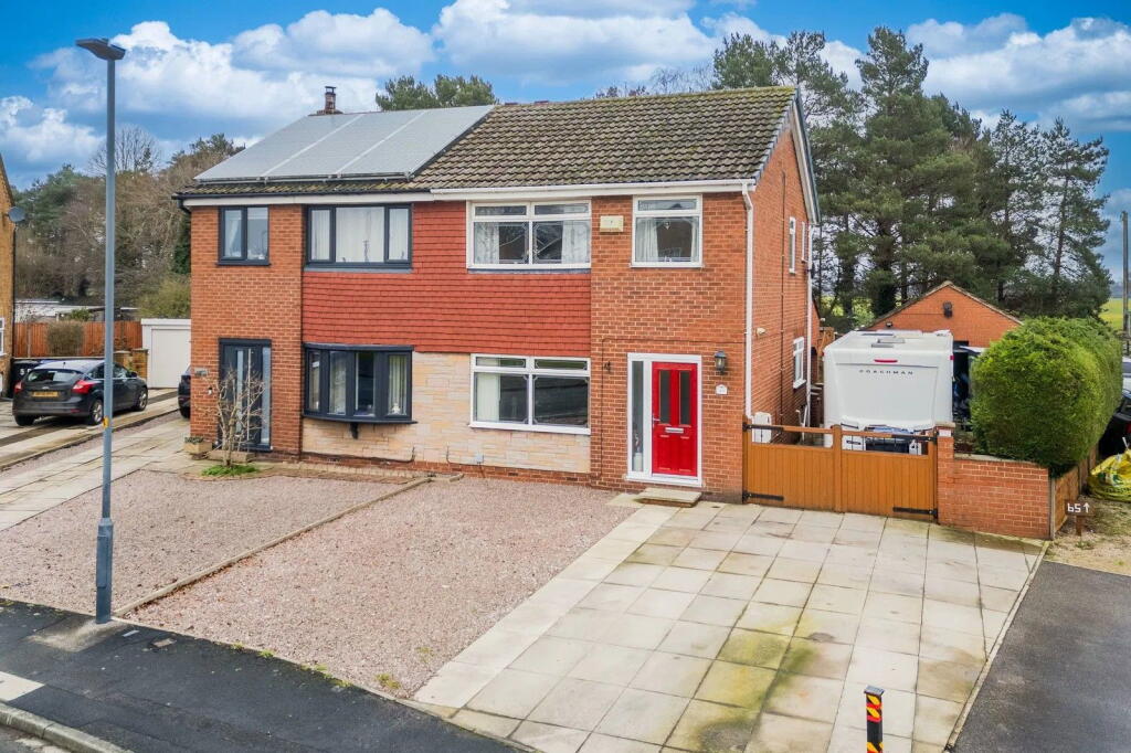 3-bed semi-detached on The Charters, Barlby, Selby, YO8 5JD, £230,000