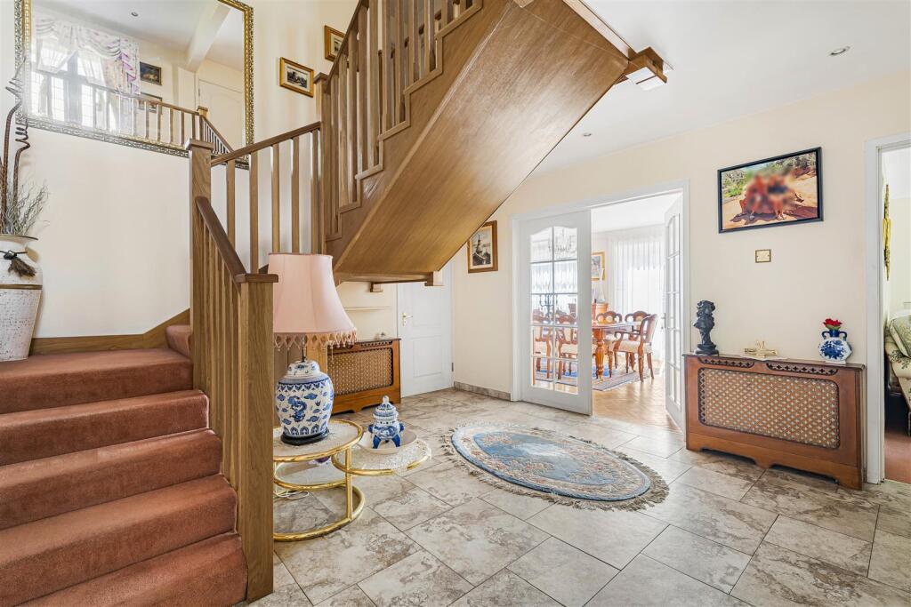 Christchurch Crescent, Radlett photo 4