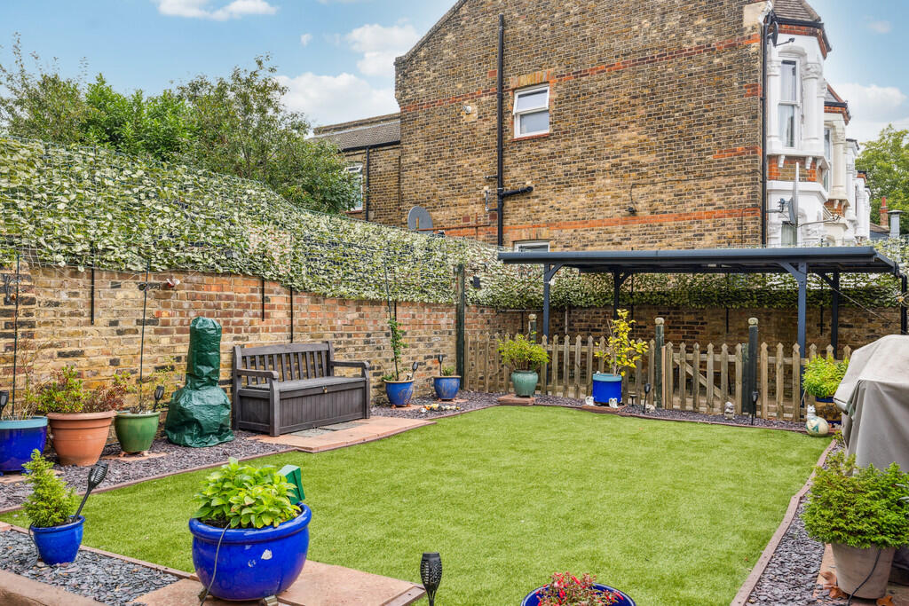 Apartment in London, Brondesbury Park, Brondesbury - View 2