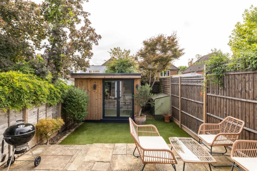 House in Redhill - View 4