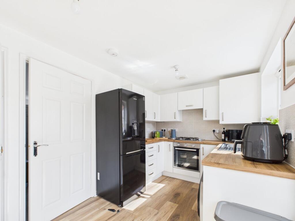 Headstock Close, New Ollerton, Newark, NG22 photo 4