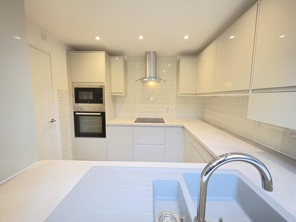 Landrake Grove, Packmoor, Stoke-on-Trent photo 2