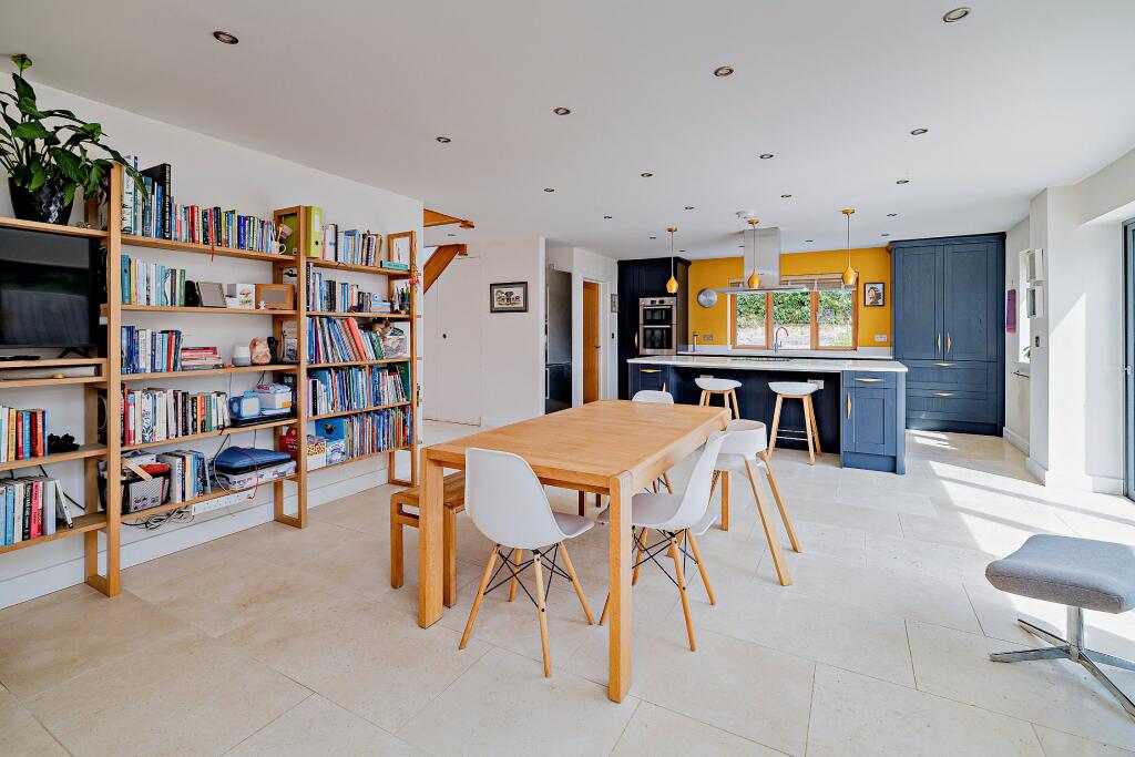 House in Shrewsbury, Montgomery - View 3