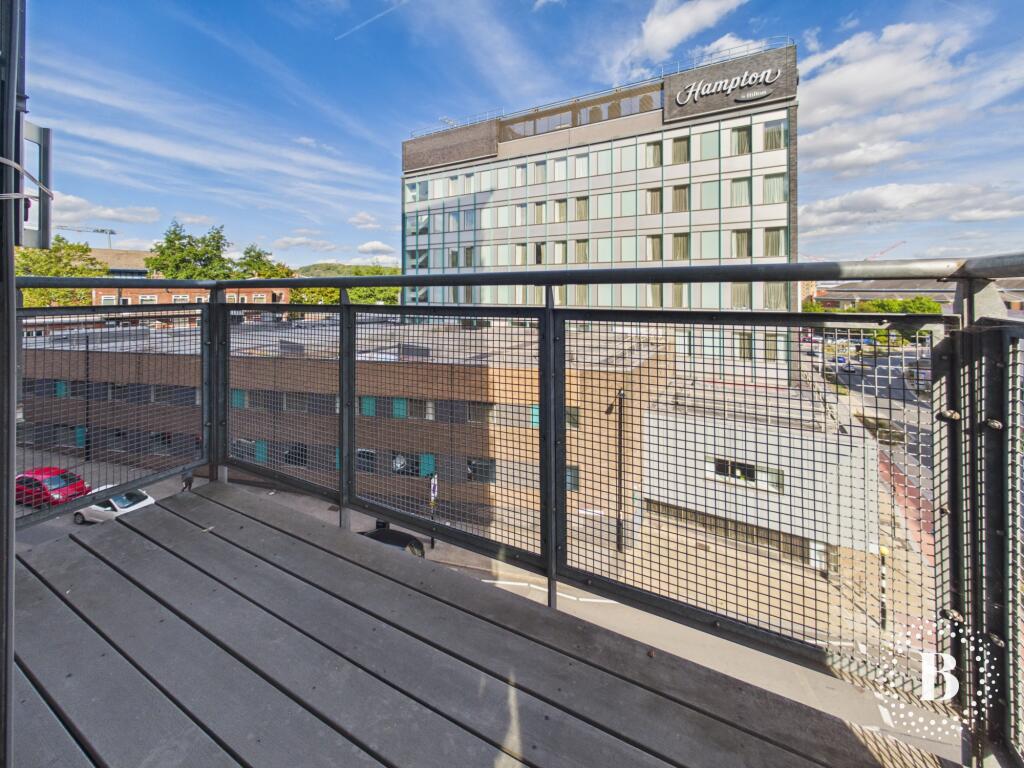 Apartment in Sheffield, South Yorkshire - View 4