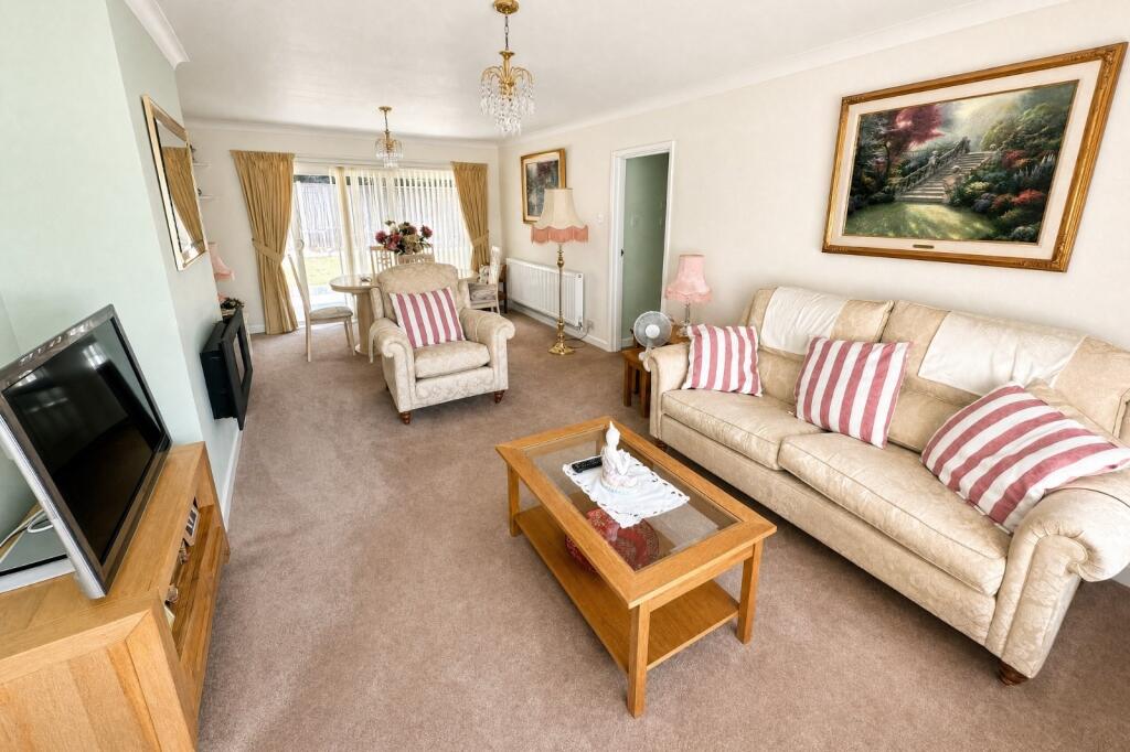 House in Highcliffe-on-Sea, Highcliffe and Walkford - View 4