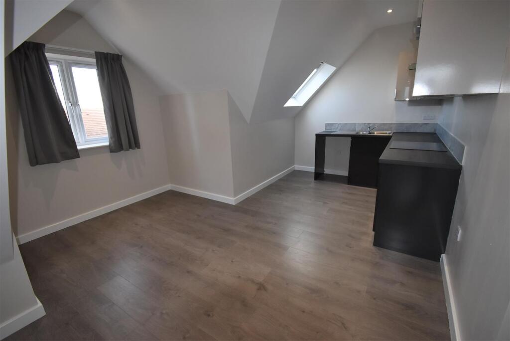 Apartment in Leicester - View 5