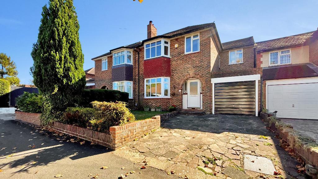 4-bed semi-detached on Queenhill Road, Selsdon, South Coydon, CR2 8DN, £600,000