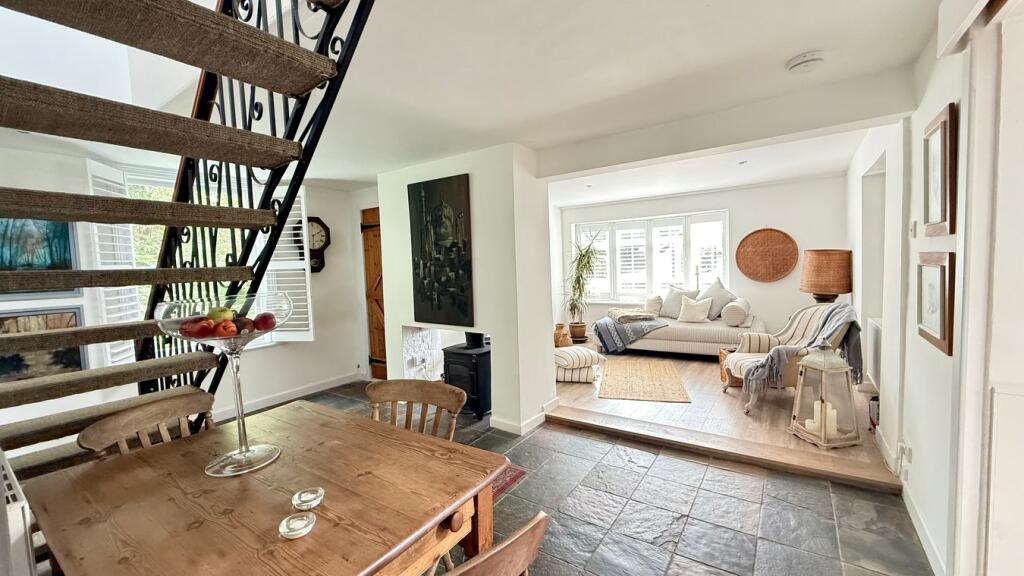 Lester Square, Burley, Ringwood, BH24 photo 3