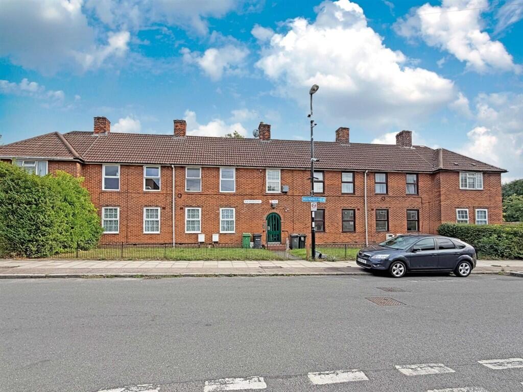 2-bed flat on Boundfield Road, LONDON, £210,000