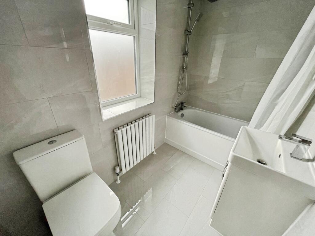 House in London, Mill Meads, Canning Town - More
