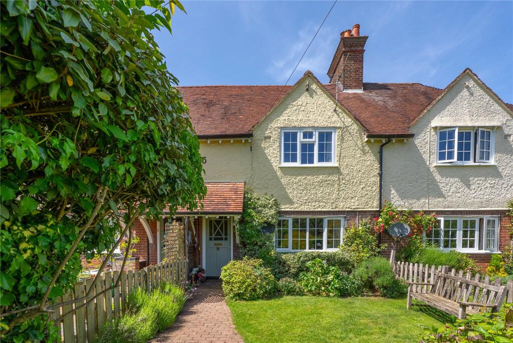 Main image of property: Parrotts Lane, Buckland Common, Tring, Buckinghamshire, HP23