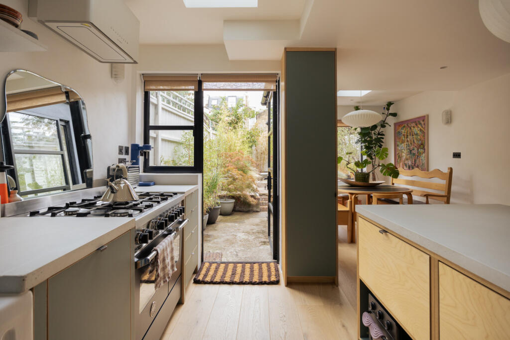 Apartment in London, Clapton Park, Homerton - View 5
