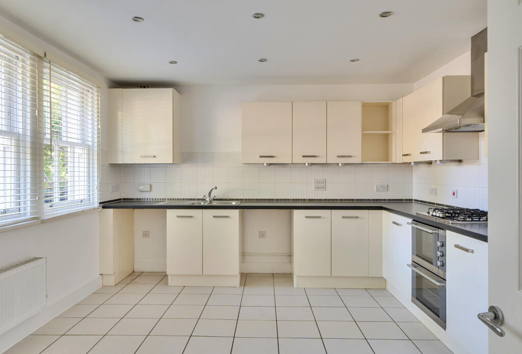 Kempthorne Lane, Bath, Somerset, BA2 photo 3