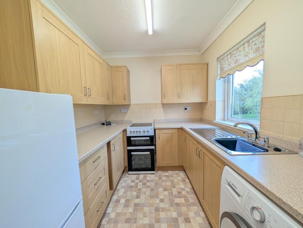 Midland Way, Thornbury, Bristol photo 4