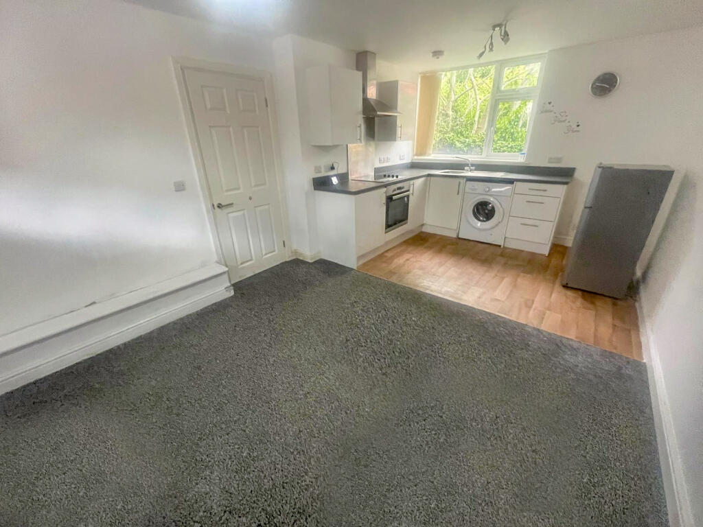 Main image of property: Vivian Avenue, Nottingham, Carrington, NG5