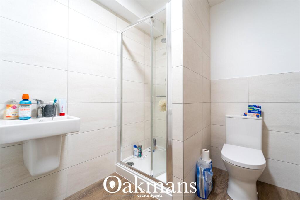 6 bedroom house for rent