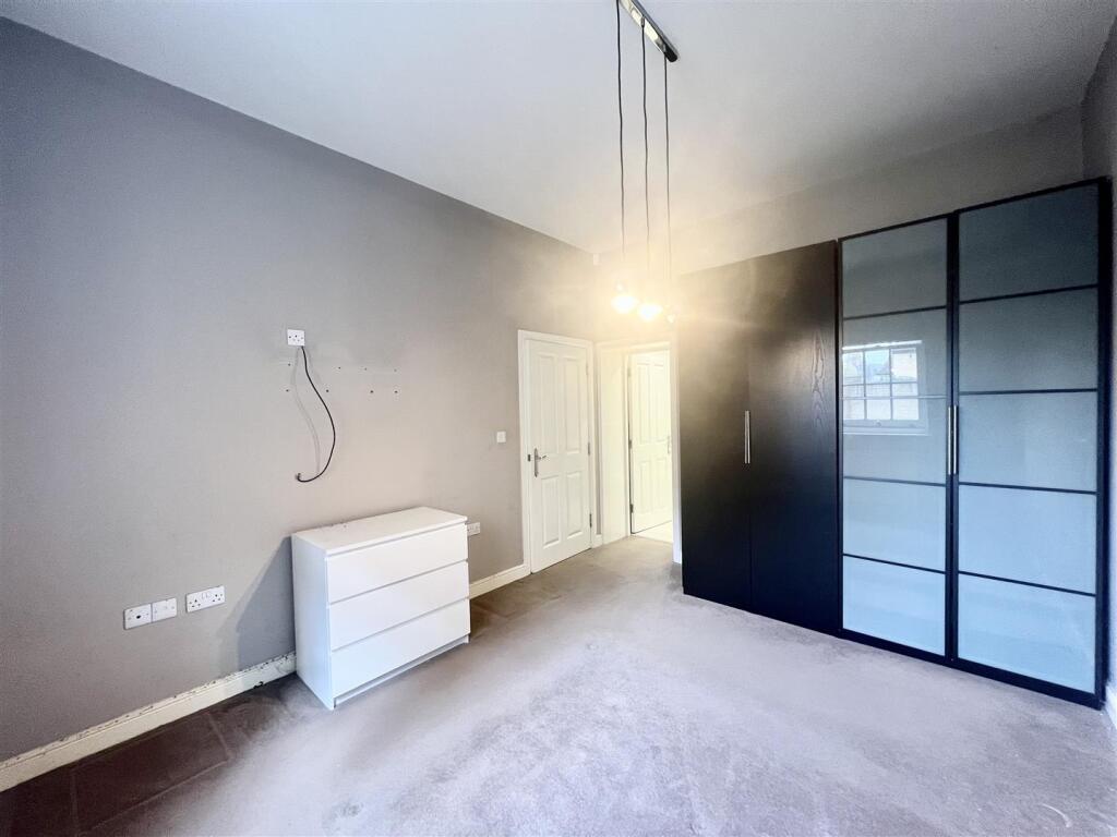 Apartment in Dartford - More