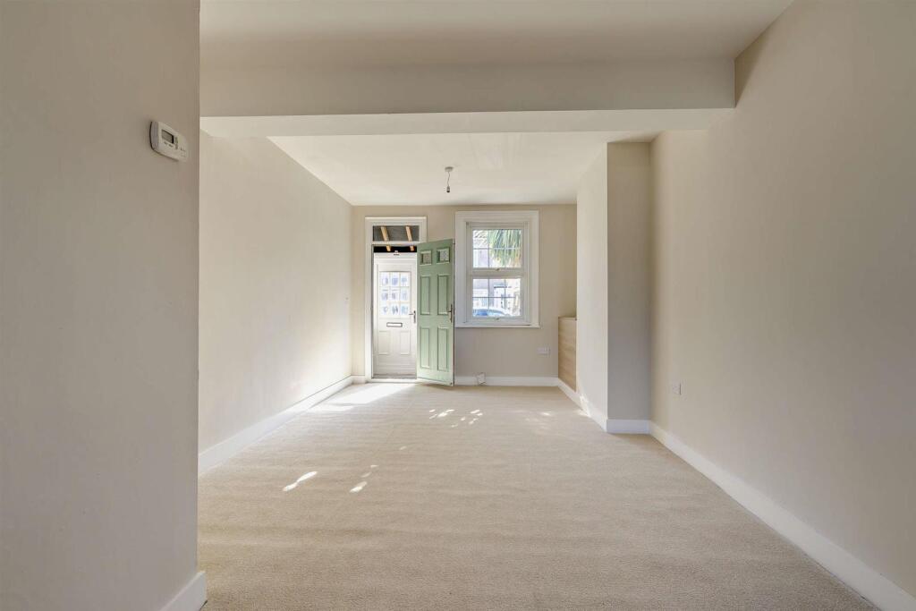 House in Dartford - View 2
