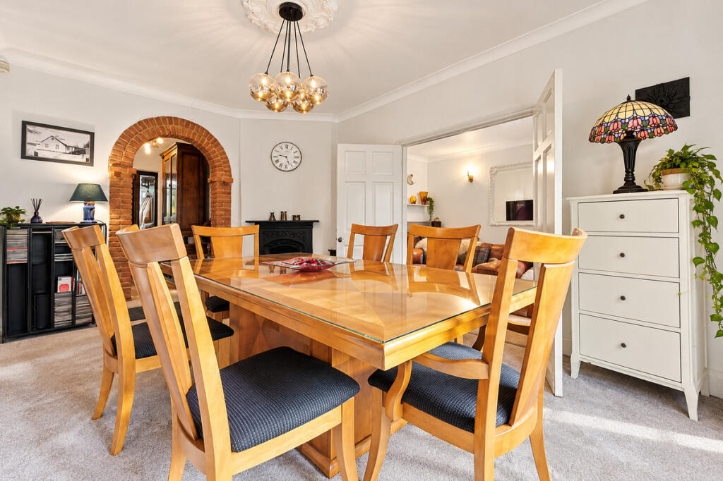 House in Basildon, Essex - View 4