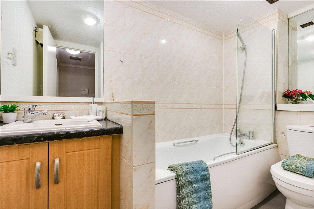 Apartment in London - More