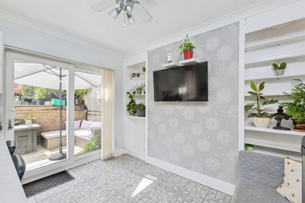 House in Paignton, Oldway - More