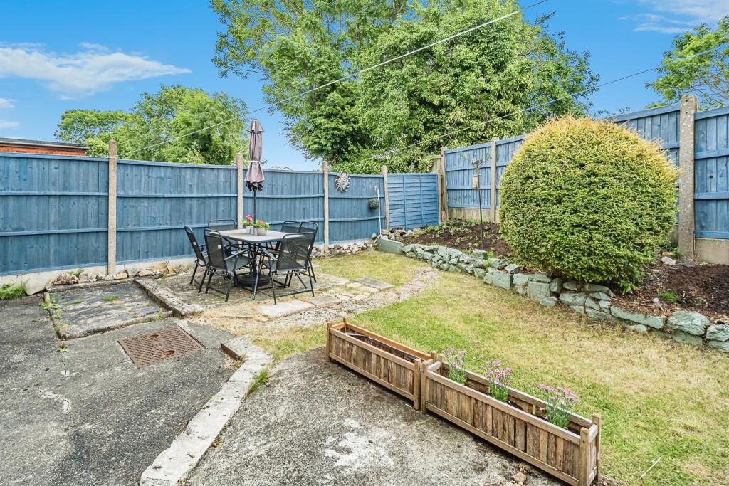 House in Dudley, Yewtree Hill - View 2