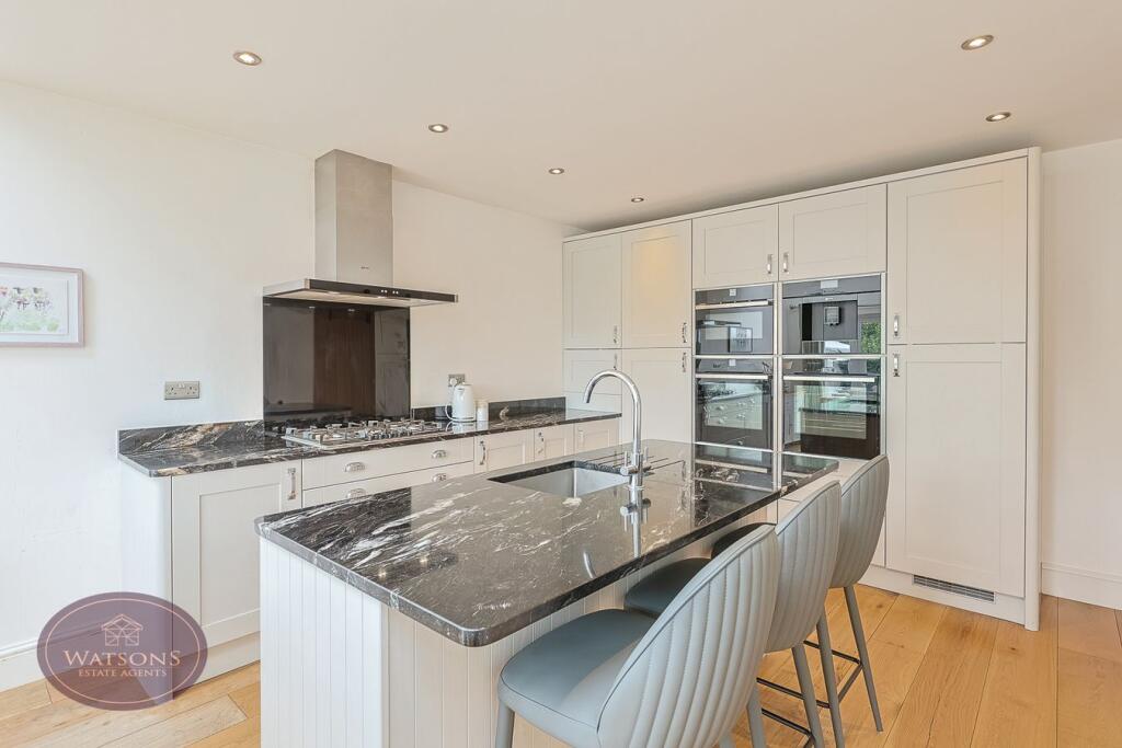 House in Broxtowe, Eastwood - More