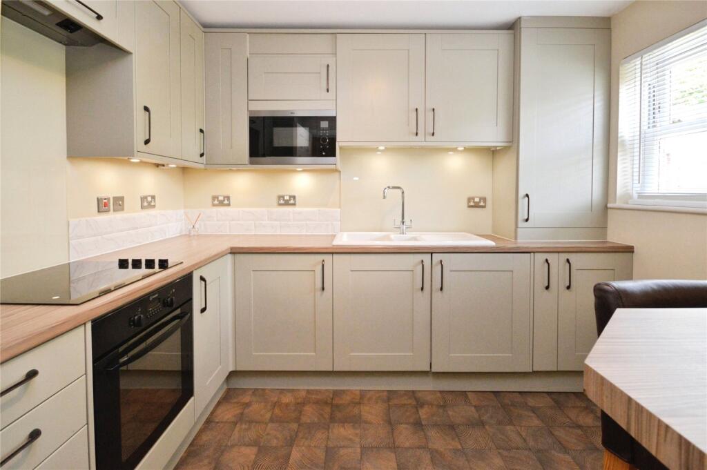 House in East Hertfordshire, Hockerill, Bishop's Stortford - View 2