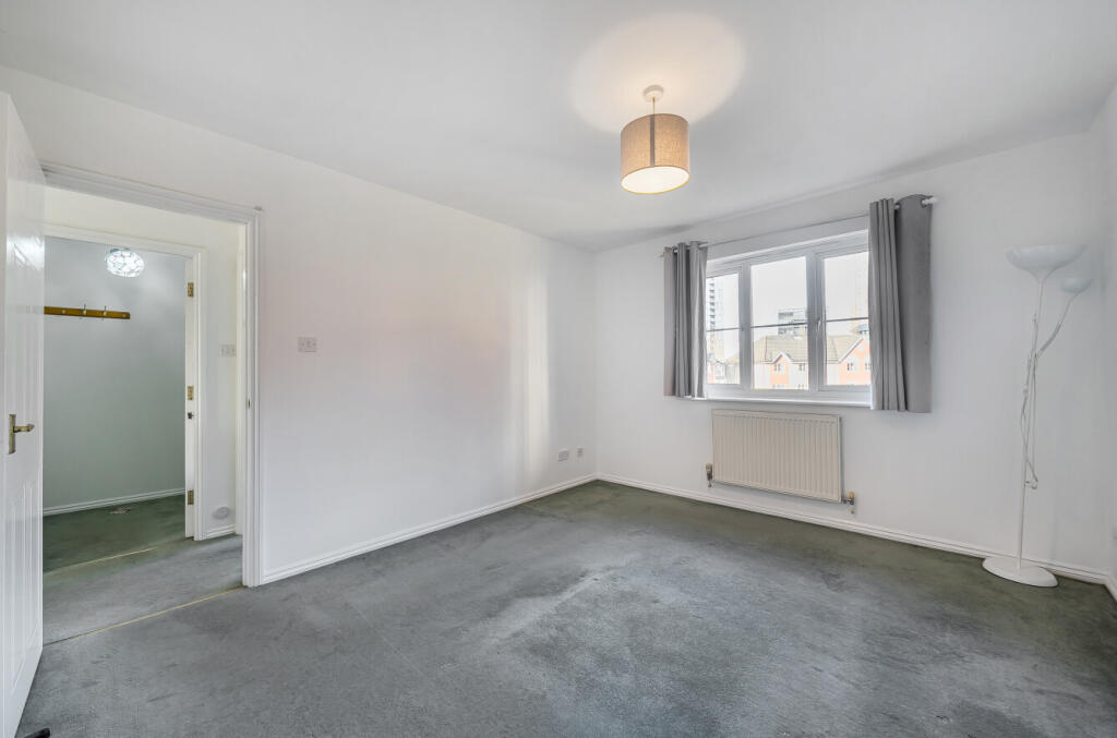 Apartment in Salford - View 4