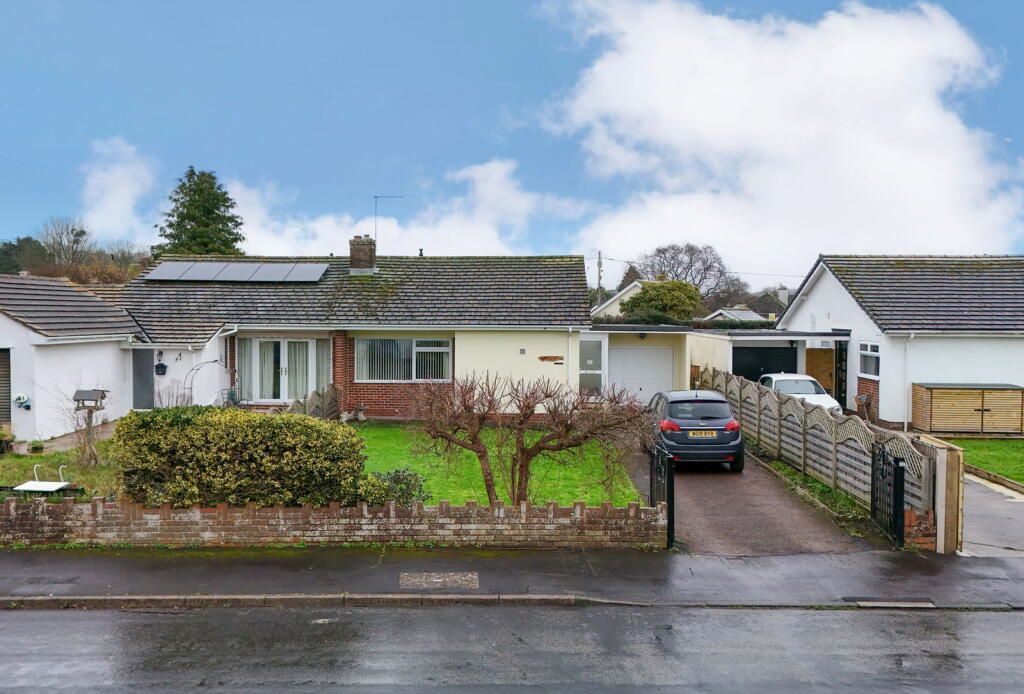 Main image of property: Broadway Avenue, Kingsteignton, Newton Abbot, TQ12 3EW