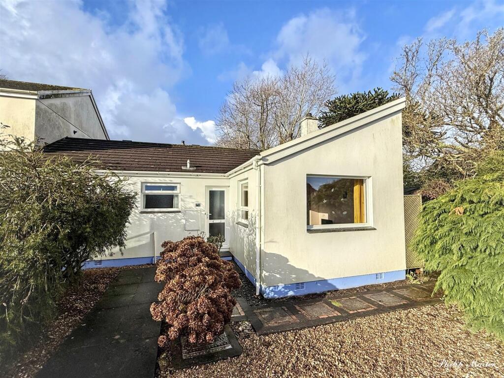 Main image of property: Park View, Truro