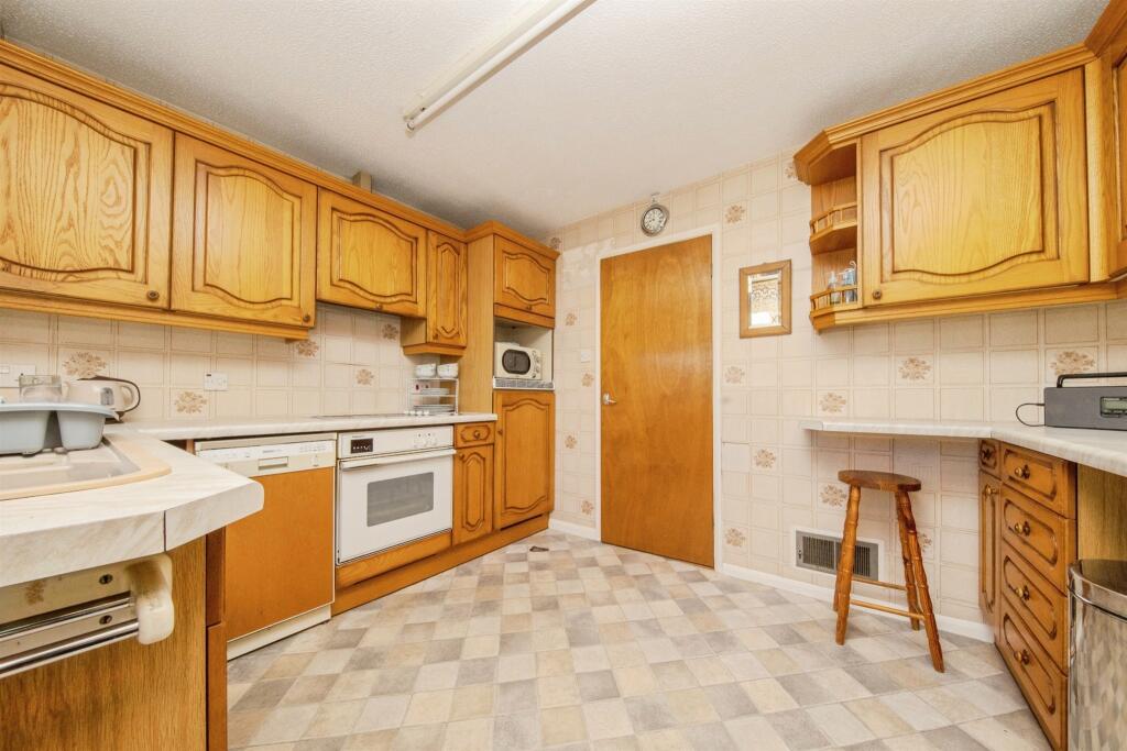 House in East Suffolk, Bixley, Rushmere St Andrew - More