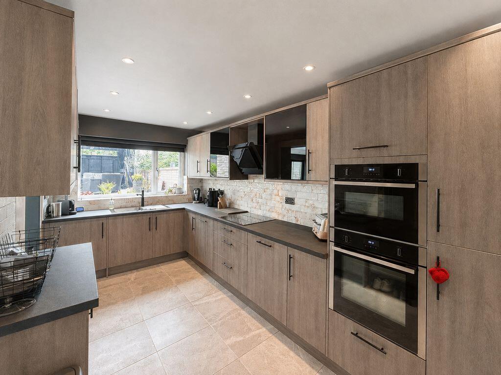 House in Walsall, West Midlands - More