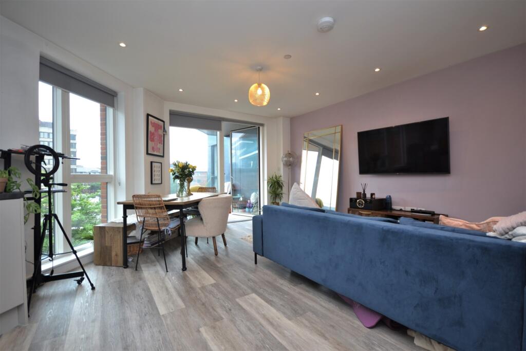 Apartment in London - More