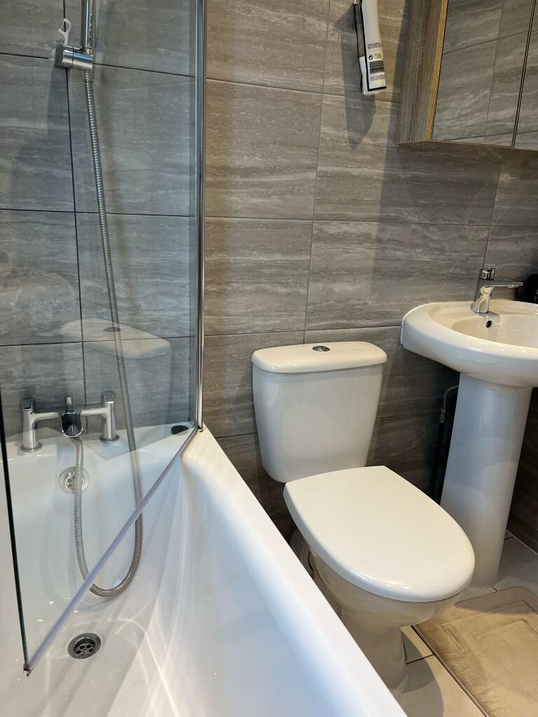 House in Twickenham - View 5