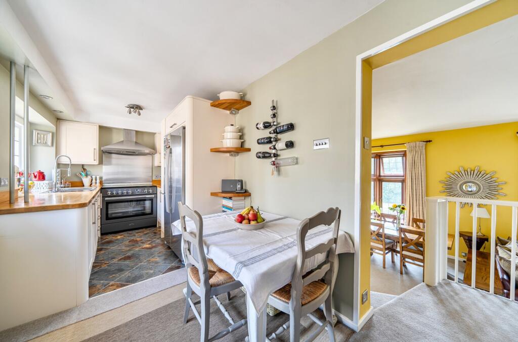 Apartment in Redhill - View 3